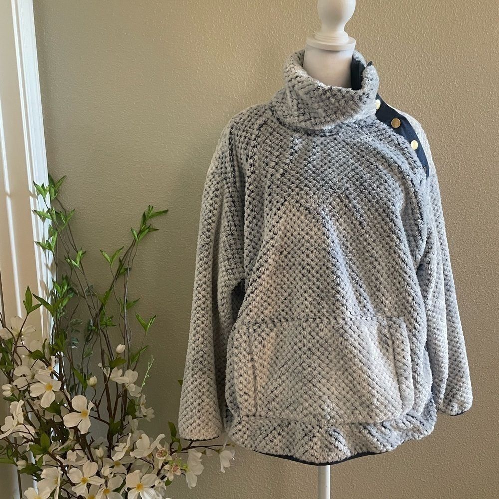 St. John’s Women Cowl Neck Sweater Plush Knit Size Petite PL